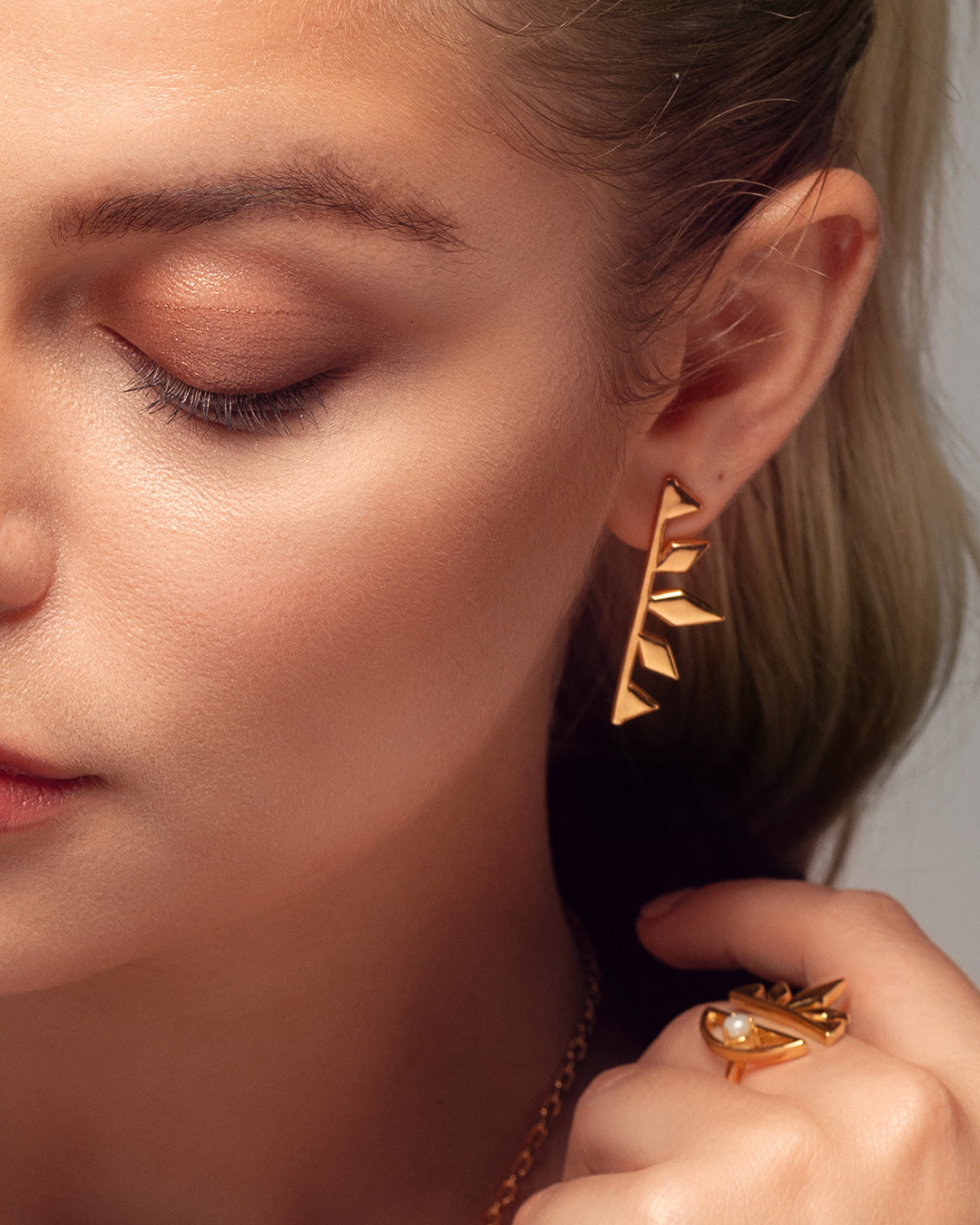 Simplicity Sunshine Earring